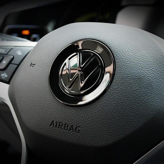 Protezione per stemma volante interno in ABS sovrapposto per modelli Golf 8 e 8.5